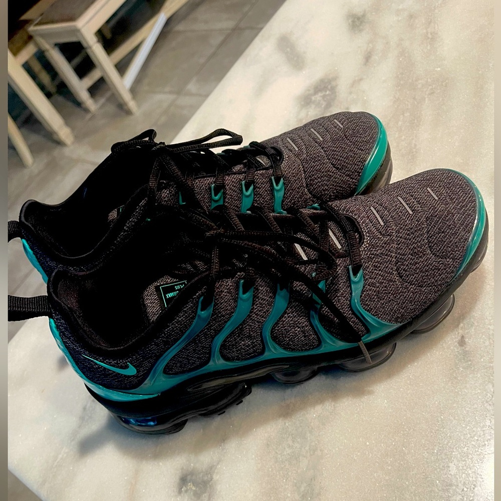 Nike Vapormax Plus “Eagles” - Emerald Green size 9